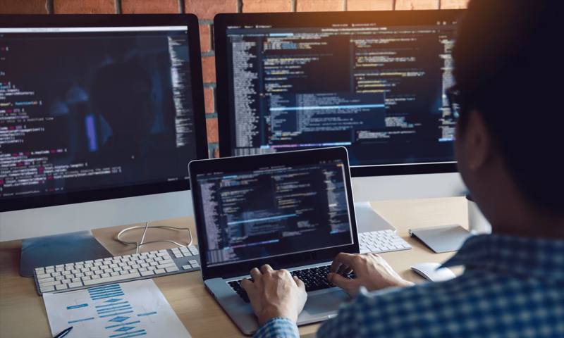 数据科学选型：R与Python如何赋能德保县网站建设？